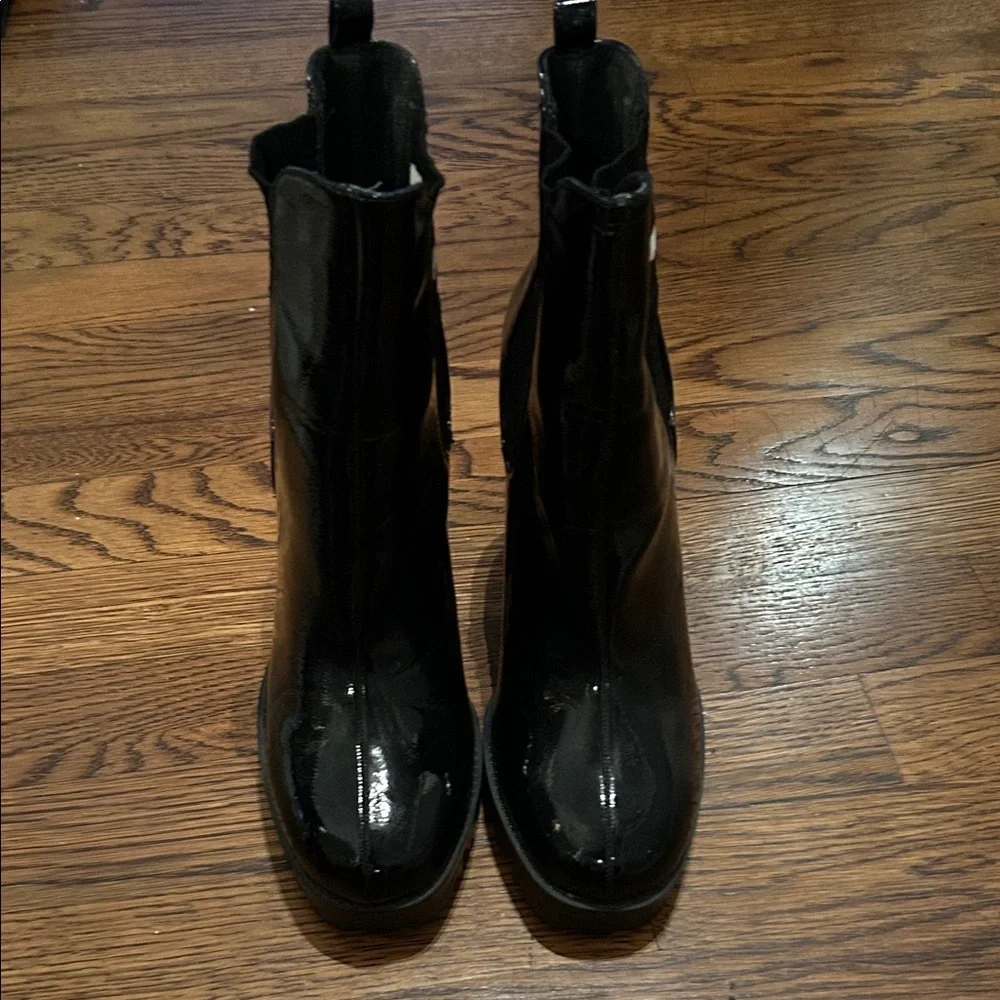 Forever 21 Black Patent Chelsea Booties Size 8 Chunky Block Heel Lug Sole